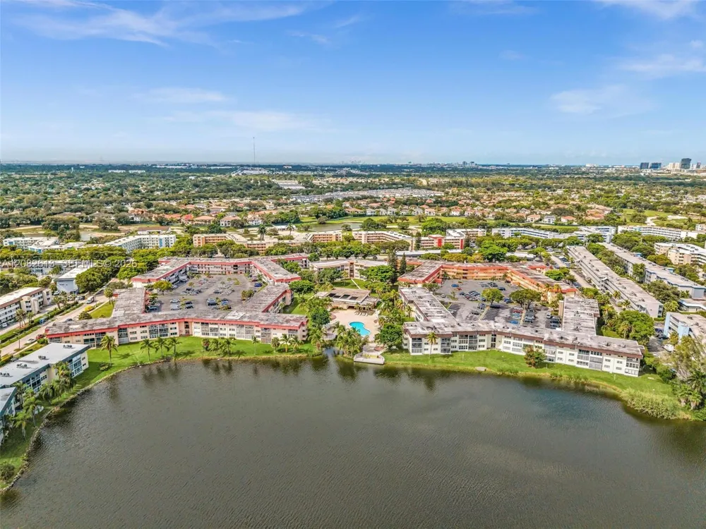 1540 NE 191st St #320 Miami, FL 33179