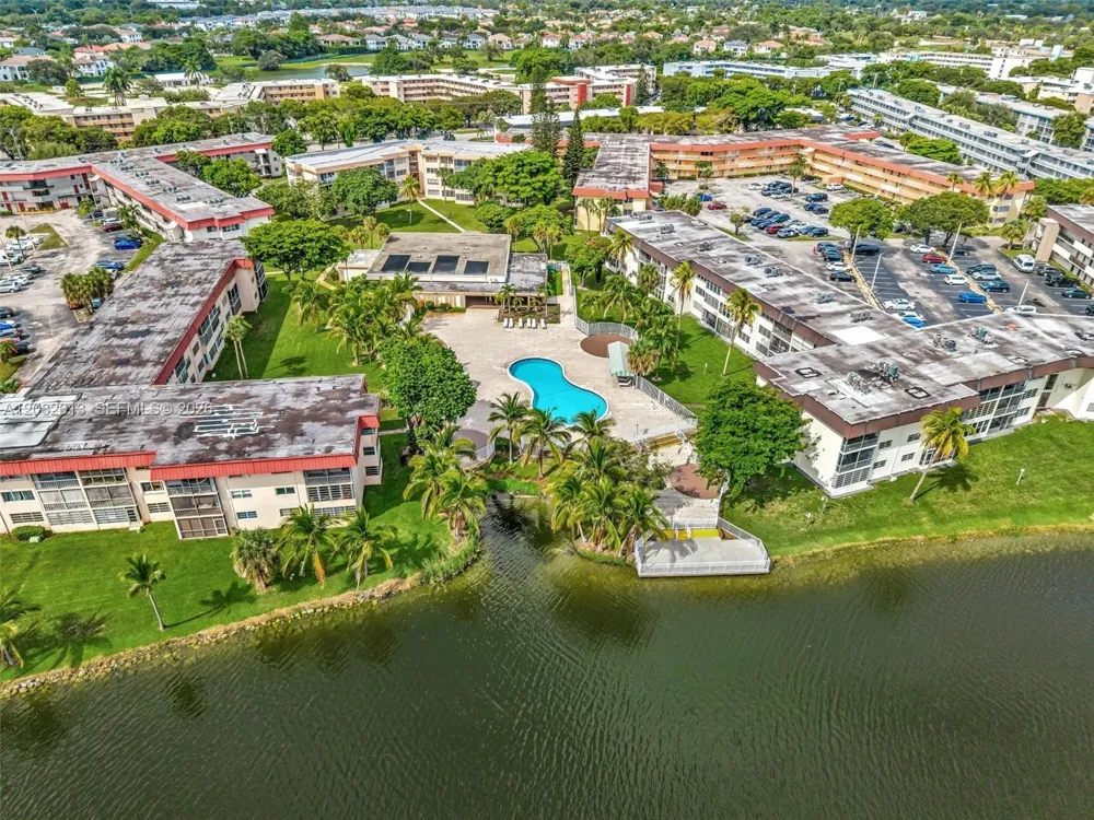 1540 NE 191st St #320 Miami, FL 33179