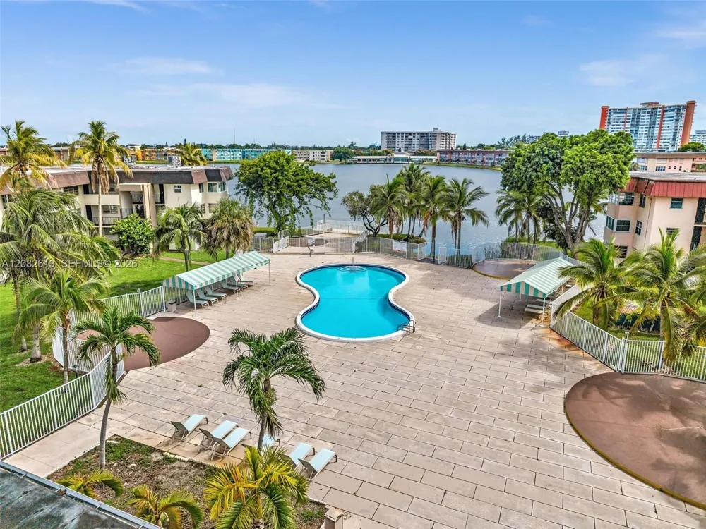 1540 NE 191st St #320 Miami, FL 33179