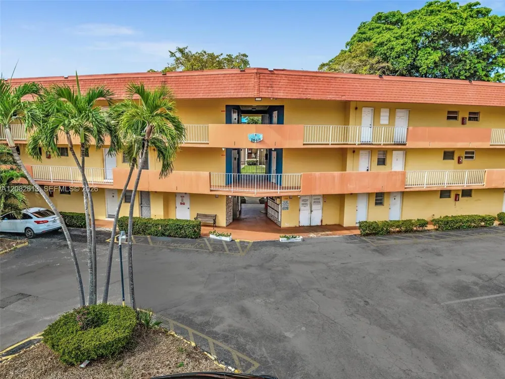 1540 NE 191st St #320 Miami, FL 33179
