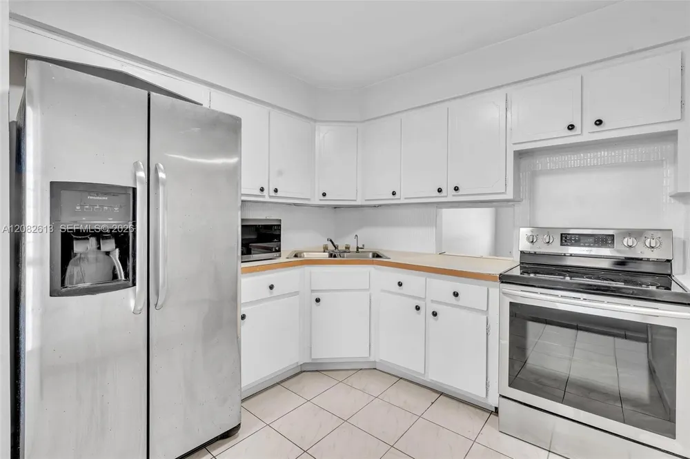 1540 NE 191st St #320 Miami, FL 33179