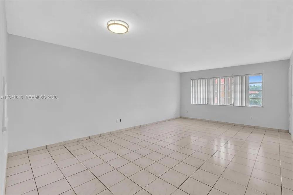 1540 NE 191st St #320 Miami, FL 33179