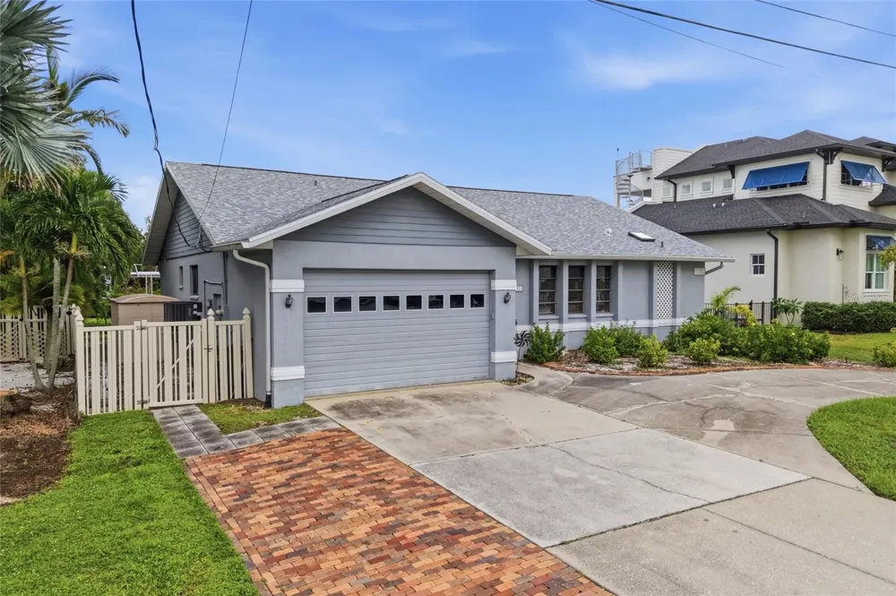 4523 4TH AVENUE NE Bradenton, FL 34208