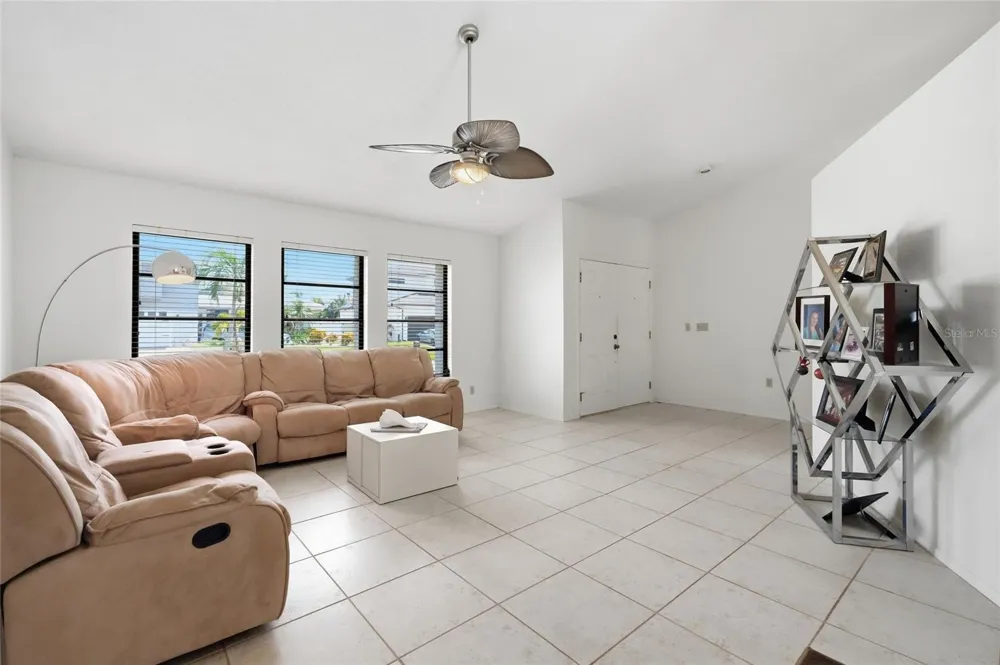 4523 4TH AVENUE NE Bradenton, FL 34208
