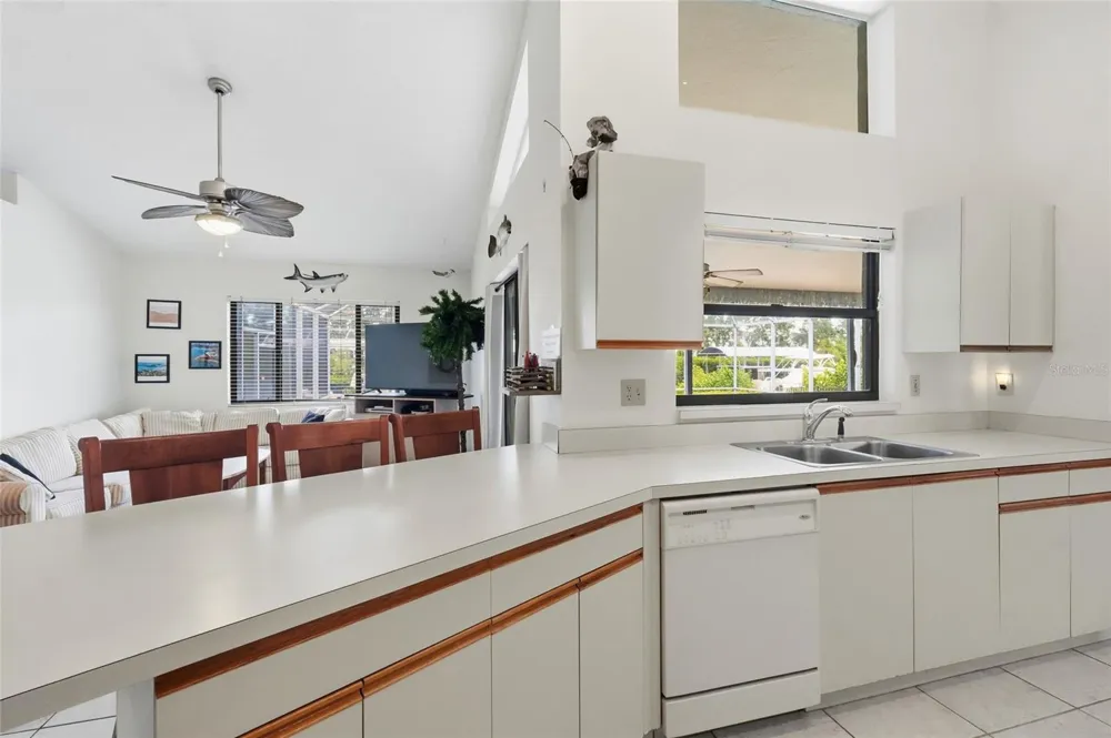 4523 4TH AVENUE NE Bradenton, FL 34208