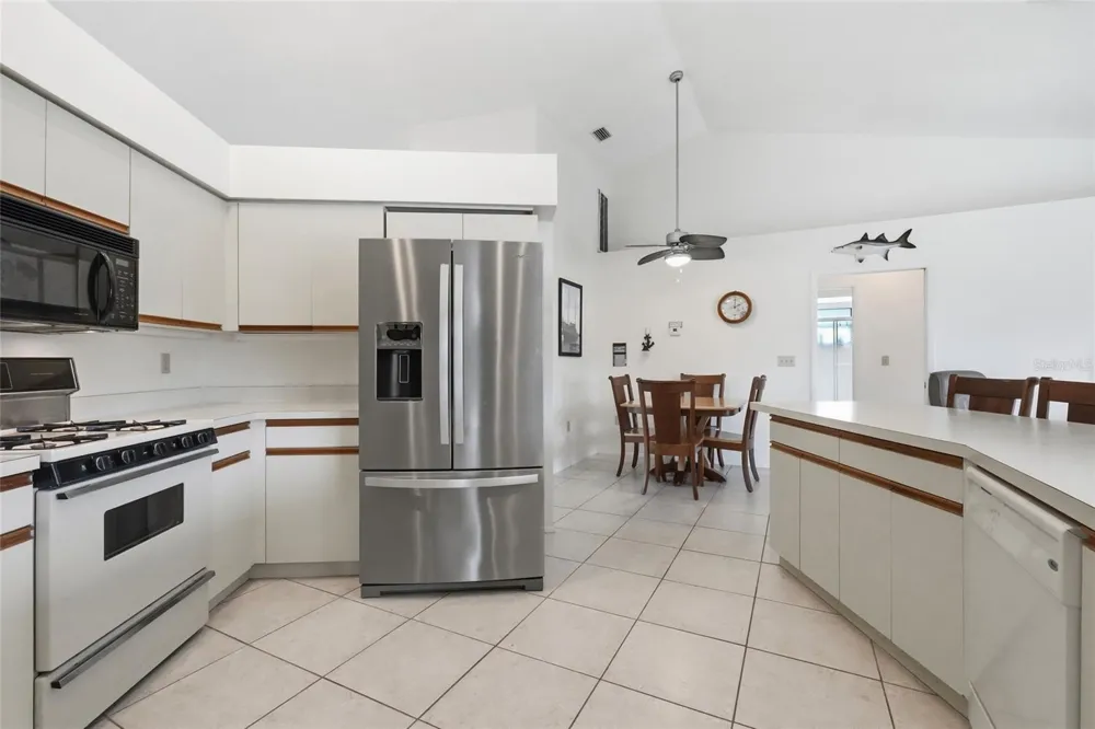 4523 4TH AVENUE NE Bradenton, FL 34208