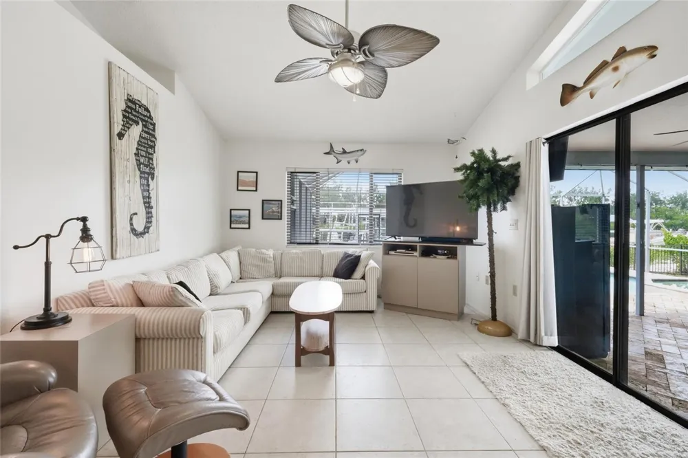 4523 4TH AVENUE NE Bradenton, FL 34208