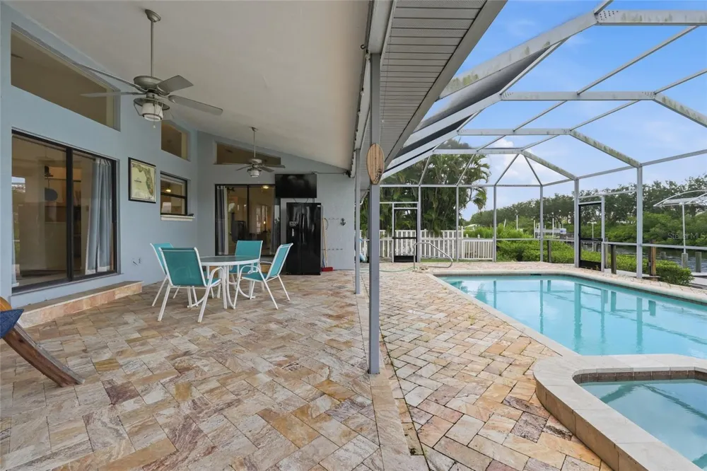 4523 4TH AVENUE NE Bradenton, FL 34208