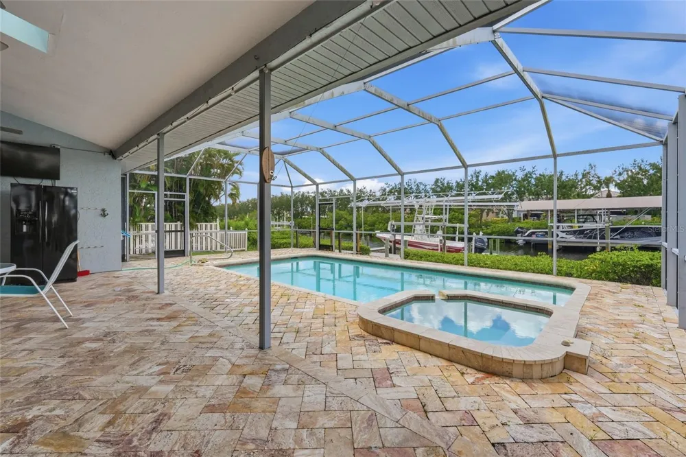 4523 4TH AVENUE NE Bradenton, FL 34208