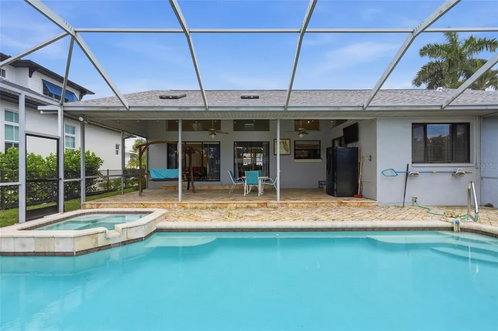 4523 4TH AVENUE NE Bradenton, FL 34208