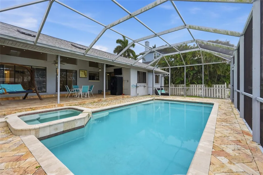 4523 4TH AVENUE NE Bradenton, FL 34208