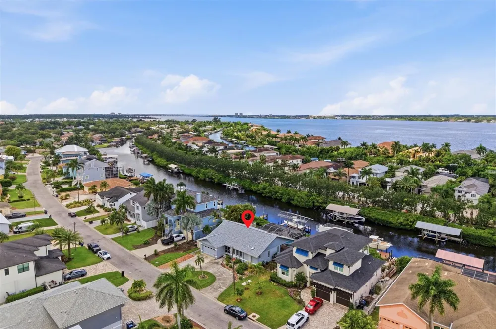 4523 4TH AVENUE NE Bradenton, FL 34208