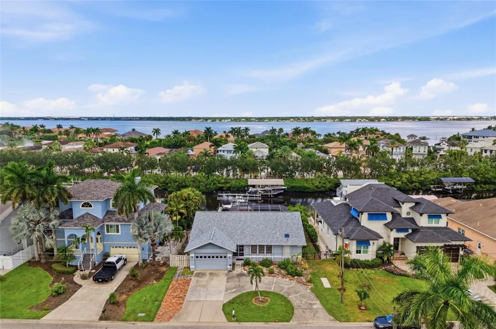 4523 4TH AVENUE NE Bradenton, FL 34208