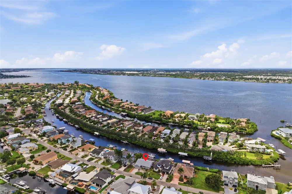 4523 4TH AVENUE NE Bradenton, FL 34208
