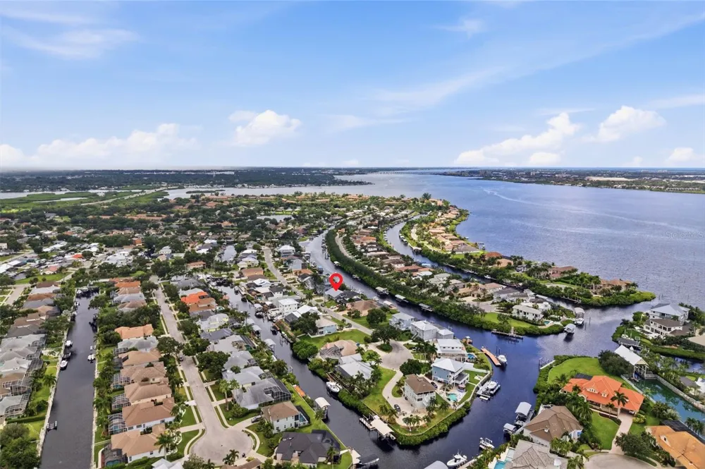 4523 4TH AVENUE NE Bradenton, FL 34208