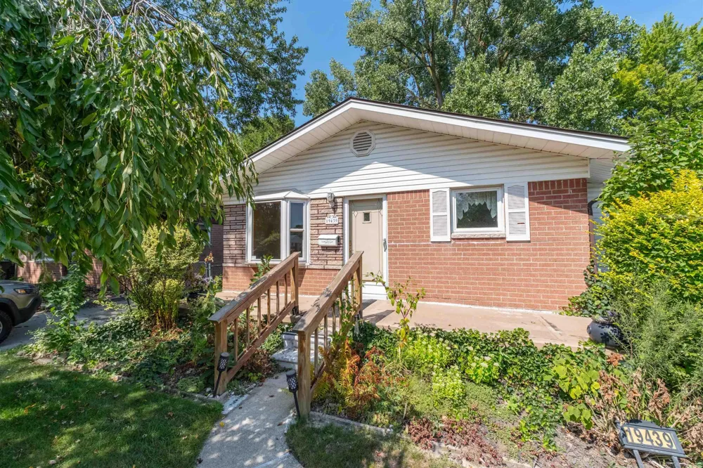 19439 Heckman Street Clinton Charter Township, MI 48035
