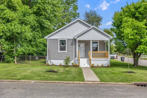 2015 Denham Ave