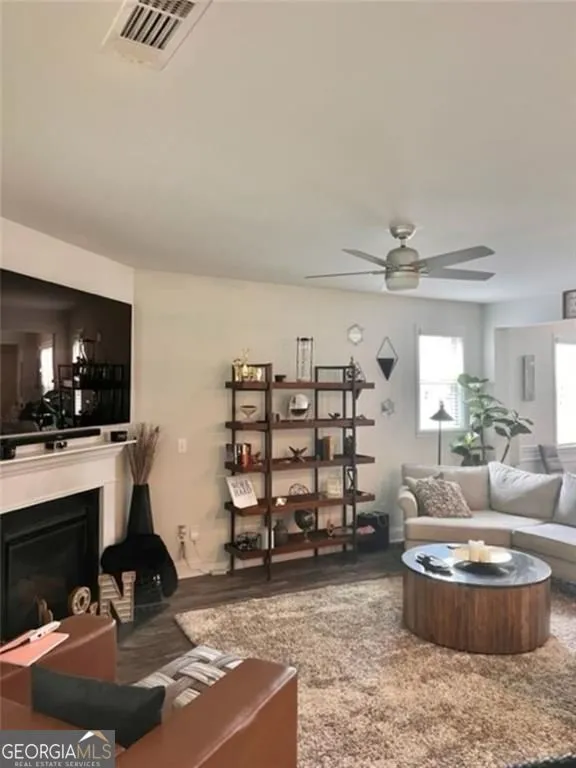 1897 Hanwoo LN Powder Springs, GA 30127