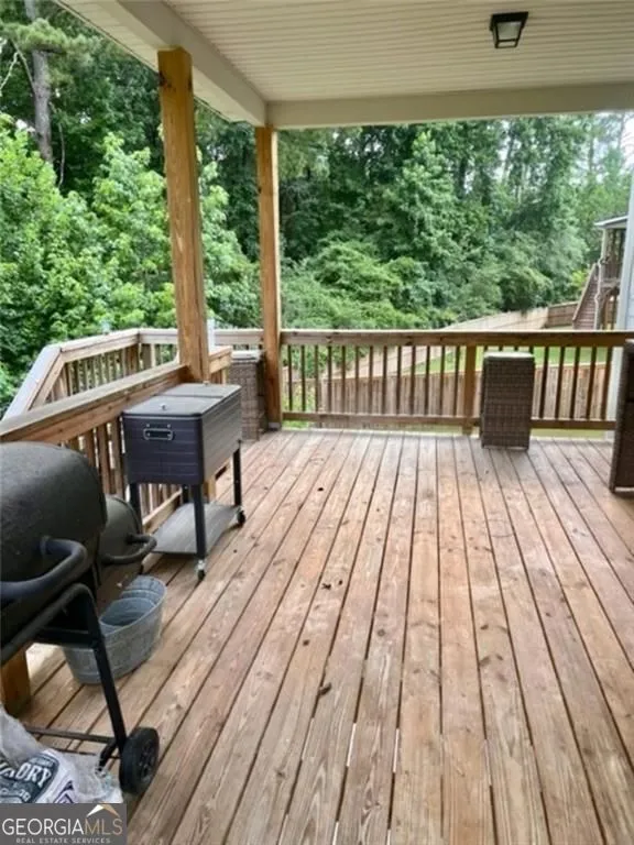 1897 Hanwoo LN Powder Springs, GA 30127