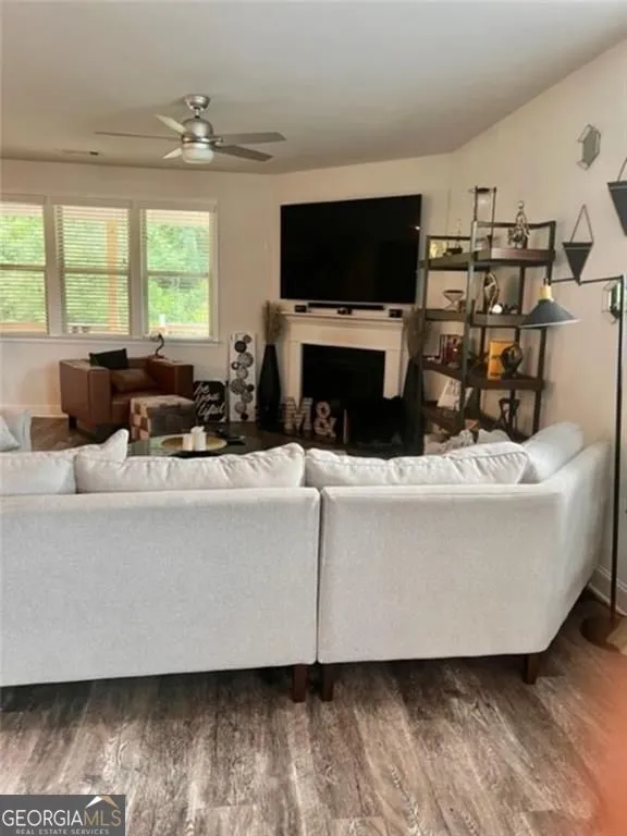 1897 Hanwoo LN Powder Springs, GA 30127