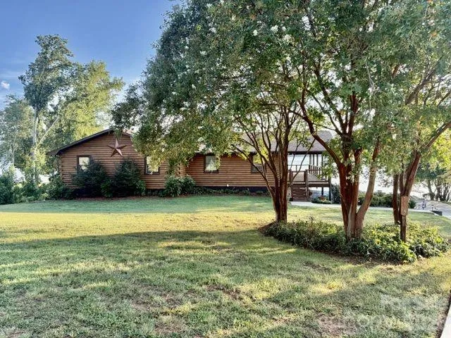 1107 Lake Shore Court Cherryville, NC 28021