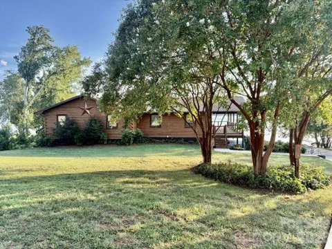 1107 Lake Shore Court