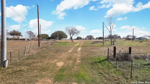 5813 S LOOP 1604 W Von Ormy, TX 78073