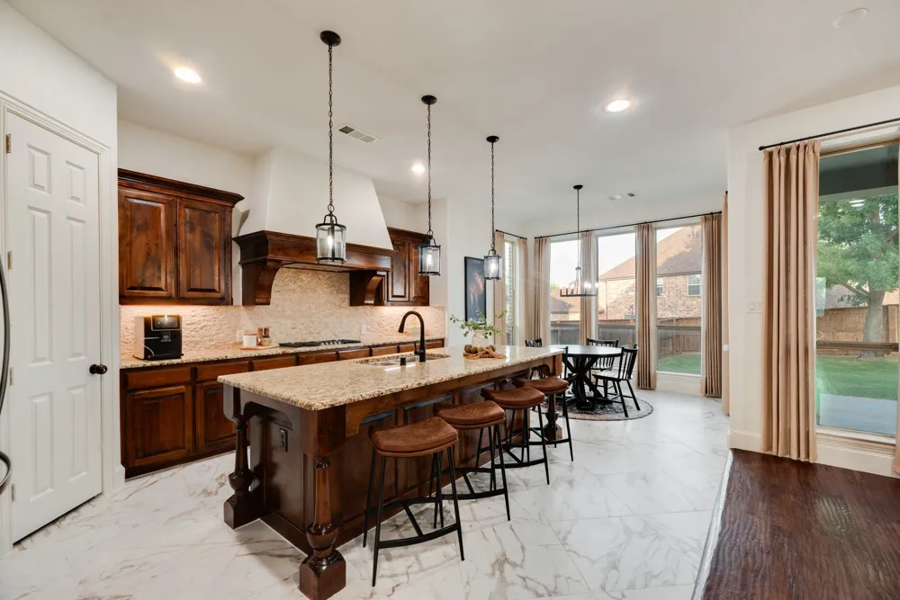 8700 Scarlet Trail Lantana, TX 76226
