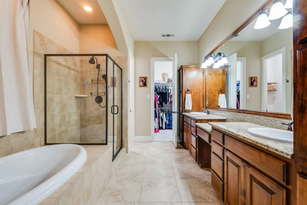 8700 Scarlet Trail Lantana, TX 76226