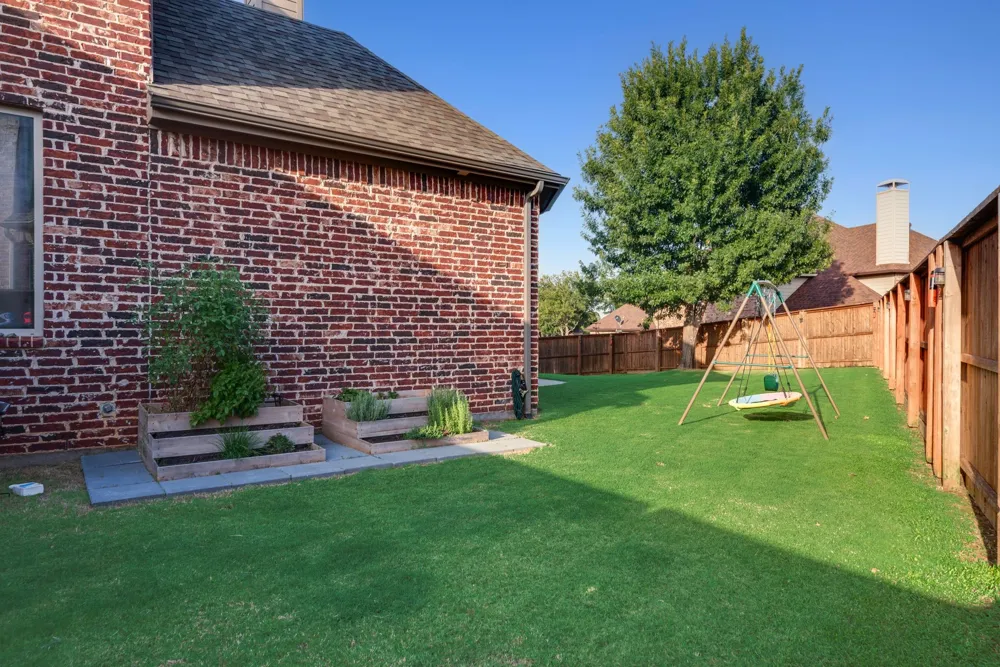 8700 Scarlet Trail Lantana, TX 76226