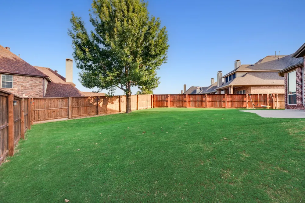 8700 Scarlet Trail Lantana, TX 76226