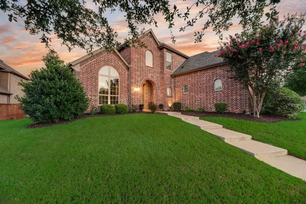 8700 Scarlet Trail Lantana, TX 76226