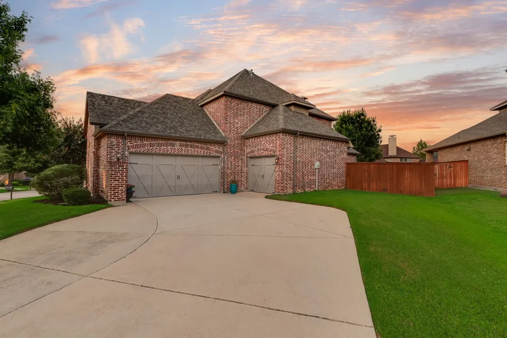 8700 Scarlet Trail Lantana, TX 76226