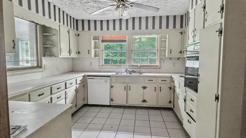 959 S Hairston Road Stone Mountain, GA 30088