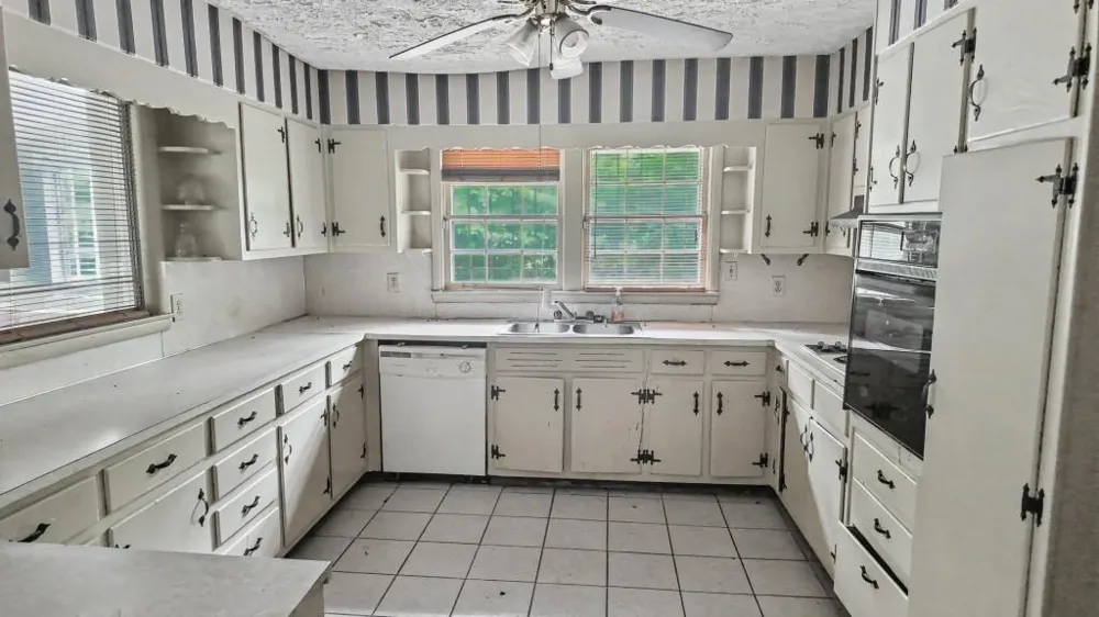 959 S Hairston Road Stone Mountain, GA 30088