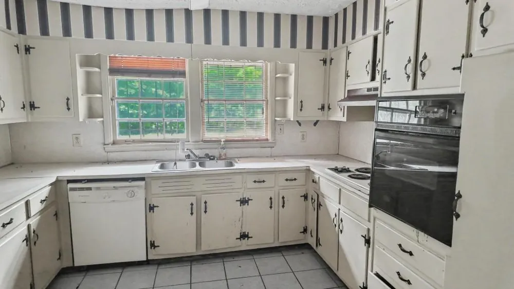 959 S Hairston Road Stone Mountain, GA 30088