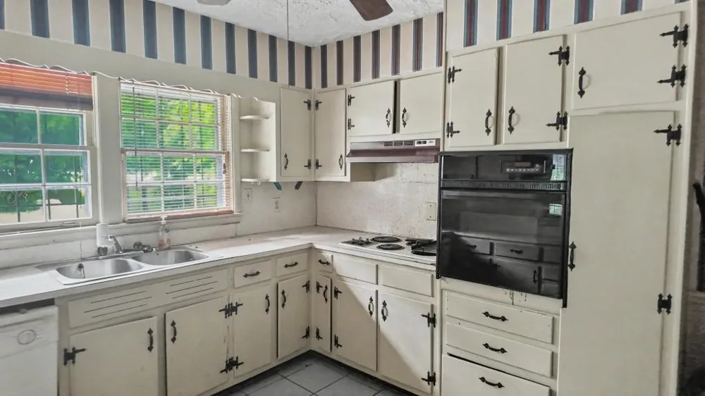 959 S Hairston Road Stone Mountain, GA 30088