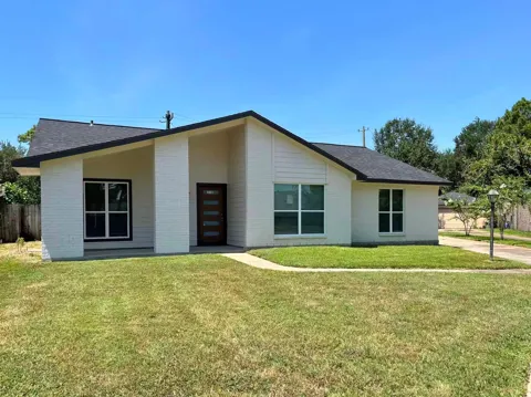 2910 Cherry Hills Drive