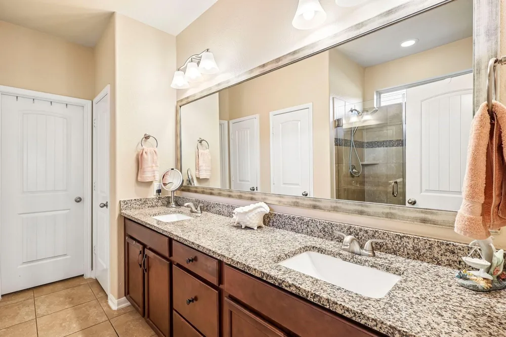 230 Bayside Crossing Drive La Porte, TX 77571