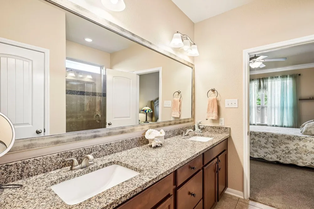 230 Bayside Crossing Drive La Porte, TX 77571