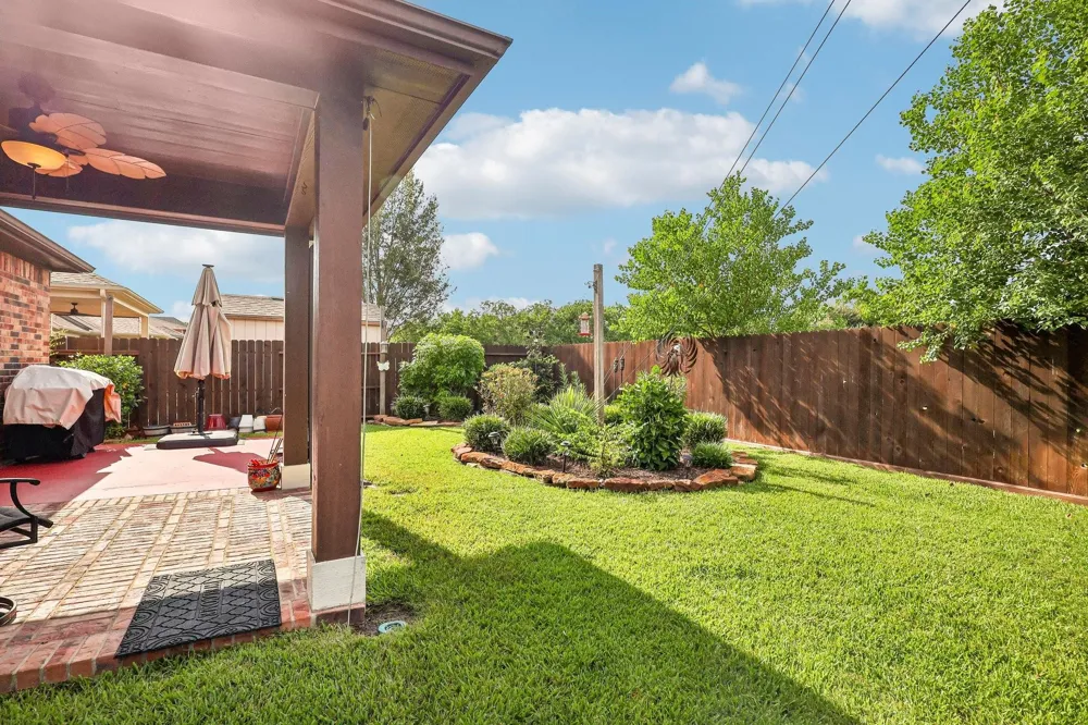 230 Bayside Crossing Drive La Porte, TX 77571