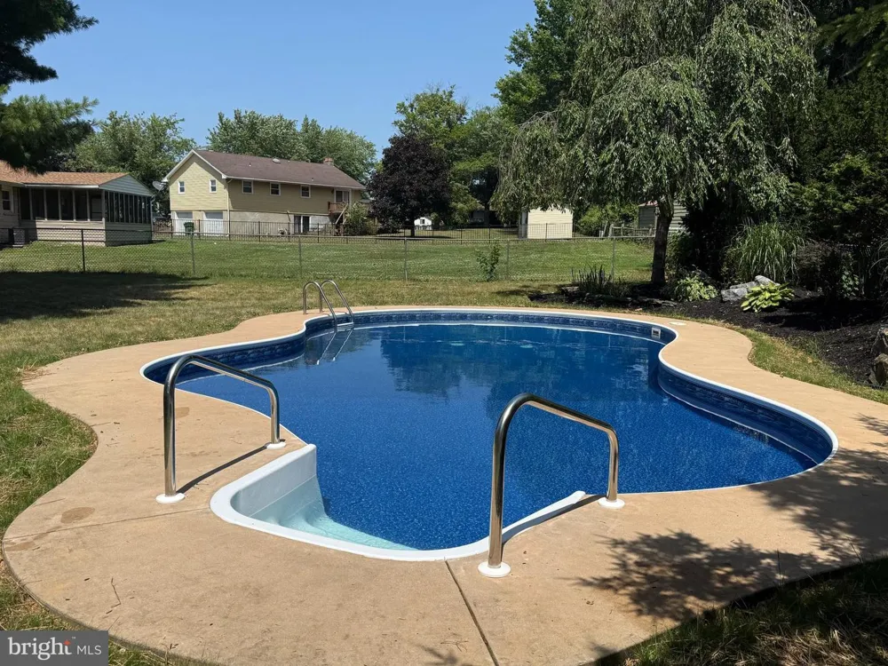 190 MOUNTAIN VIEW DRIVE York, PA 17404