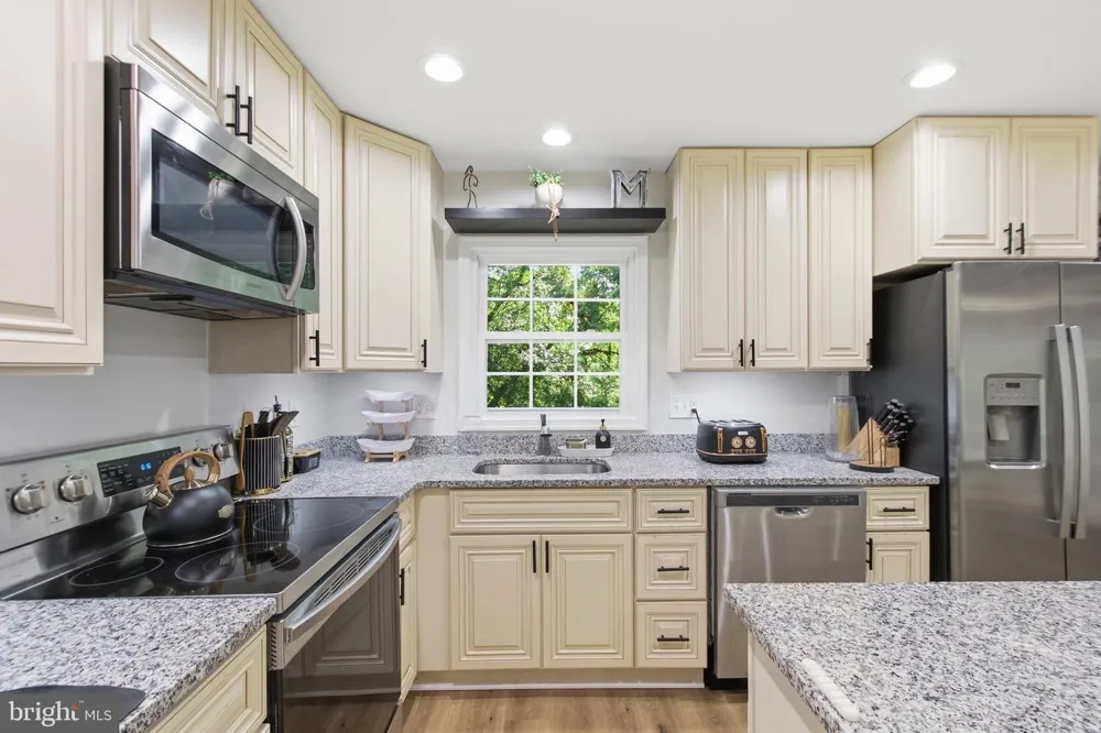 8053 ROCKY LANE Warrenton, VA 20187