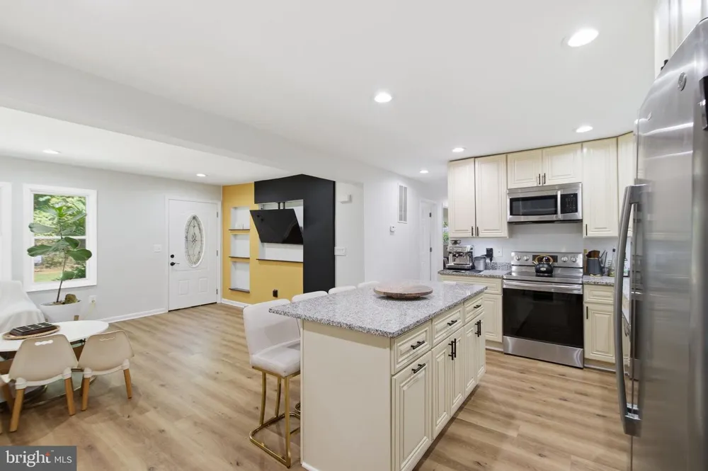 8053 ROCKY LANE Warrenton, VA 20187