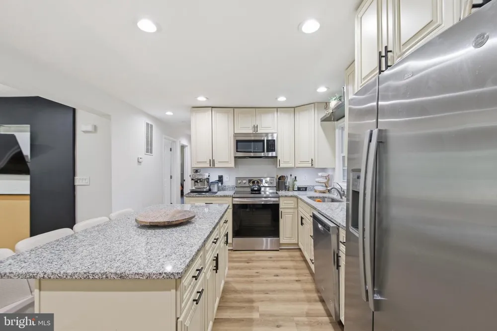 8053 ROCKY LANE Warrenton, VA 20187