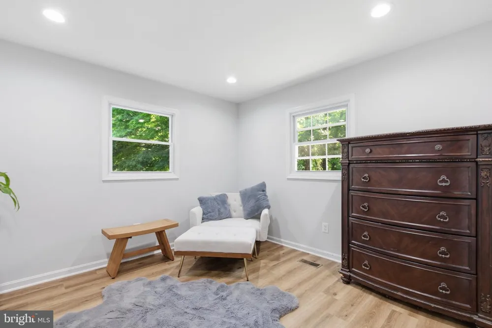 8053 ROCKY LANE Warrenton, VA 20187
