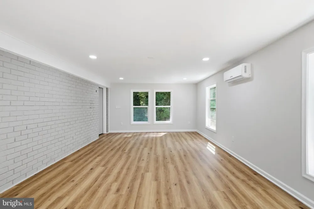 8053 ROCKY LANE Warrenton, VA 20187