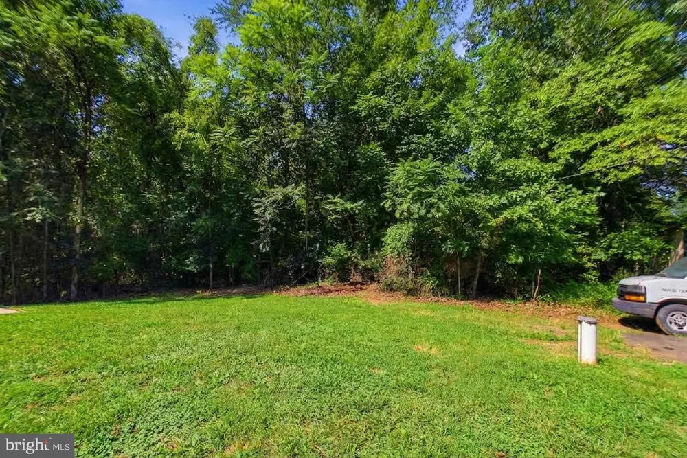 8053 ROCKY LANE Warrenton, VA 20187