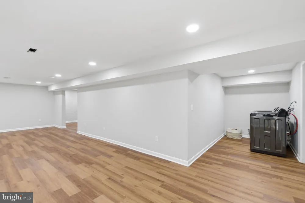8053 ROCKY LANE Warrenton, VA 20187