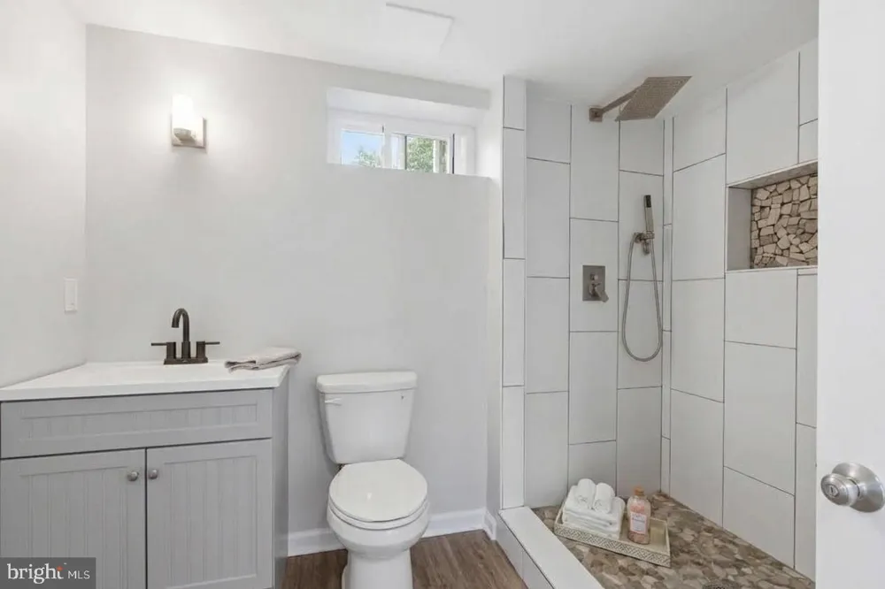 8053 ROCKY LANE Warrenton, VA 20187